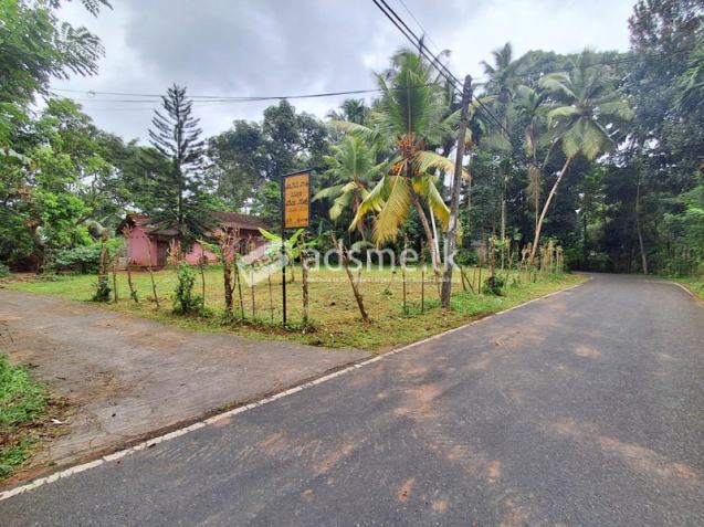 Residential cum Commercial Land for Sale in Nittambuwa.