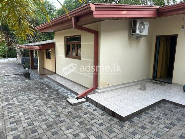 Complete House for sale 7 Km to Kandy