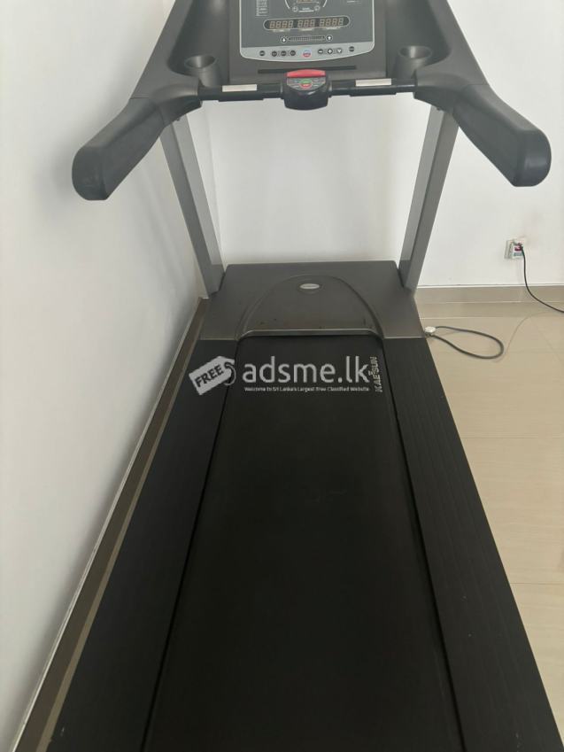 Korean treadmill with incline