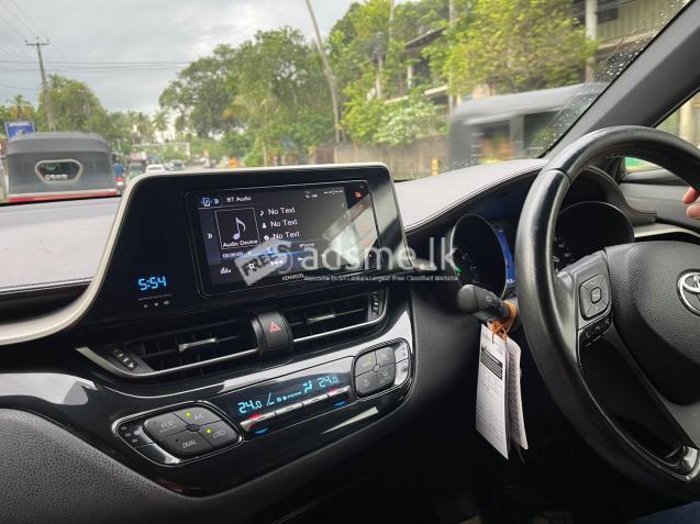 Toyota CHR 2017 (Used)