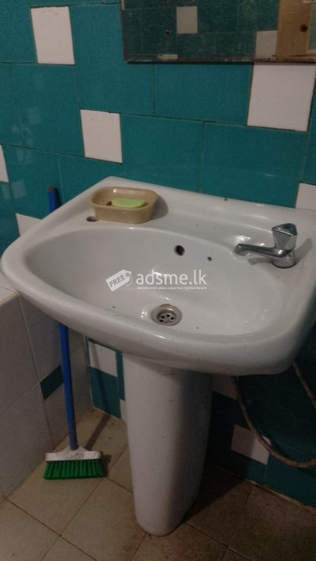 අතුරුගිරියෙන් කාමරය කුලියට!