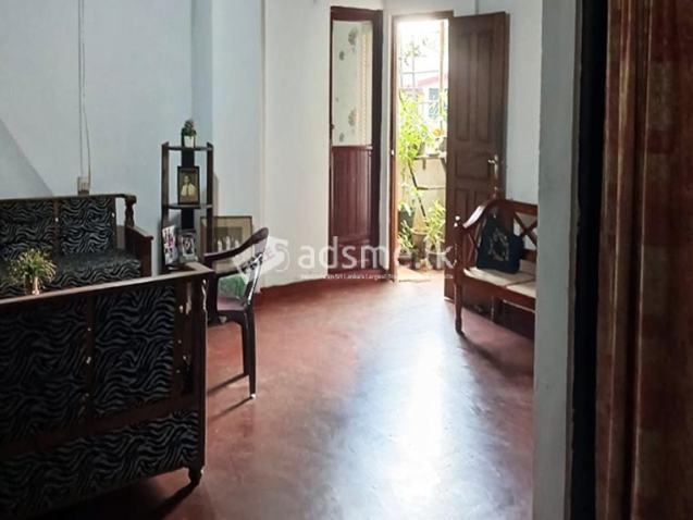 Valuable Commercial Building for Sale in Gampola.