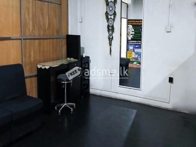 Valuable Commercial Building for Sale in Gampola.