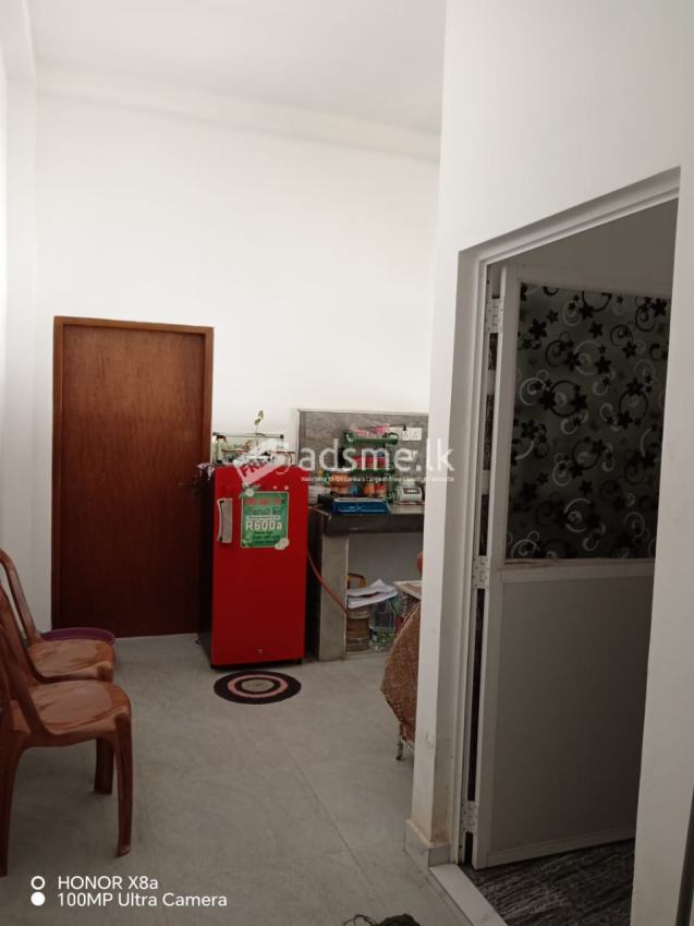 Single upstairs room for a girl