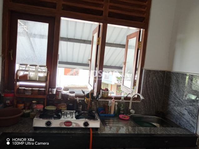 Single upstairs room for a girl