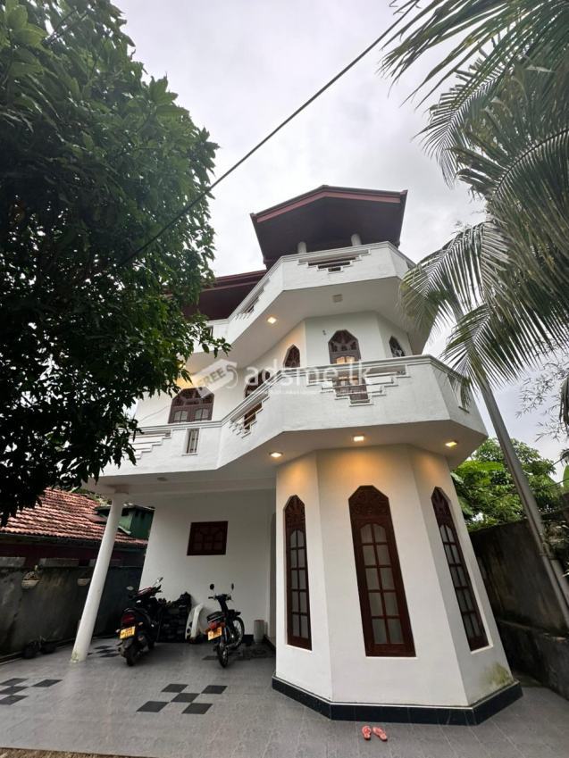 3 Story House For Sale