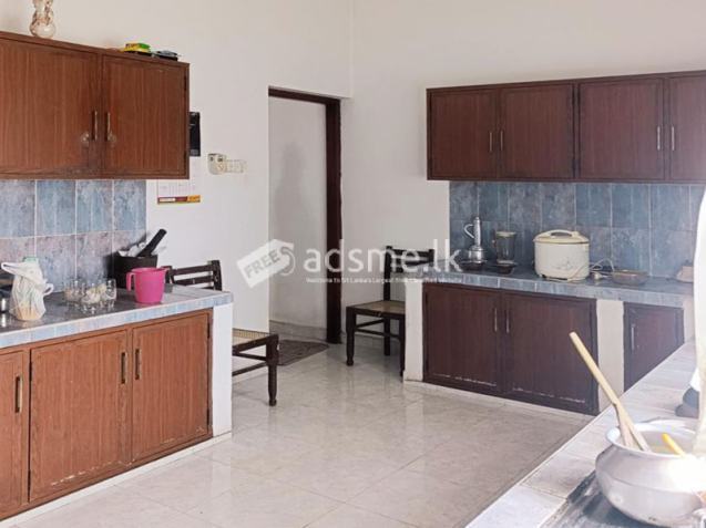 25 Perches Valuable Land with Two-Story House for Sale – Athurugiriya.