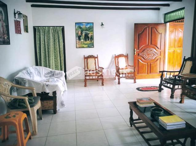 Prime House with Land for Sale – Battaramulla / Pelawatta Junction Area.