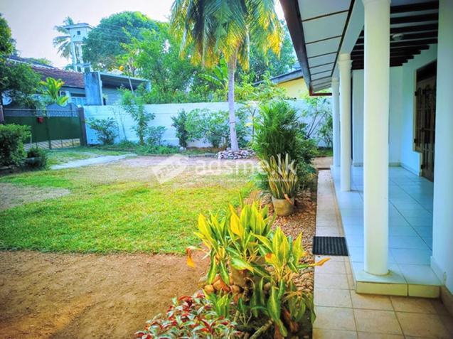 Prime House with Land for Sale – Battaramulla / Pelawatta Junction Area.