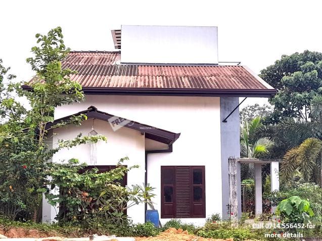 කාමර 4 කින් යුත් දෙමහල් නිවස විකිණීමට