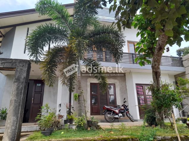 කාමර 4 කින් යුත් දෙමහල් නිවස විකිණීමට