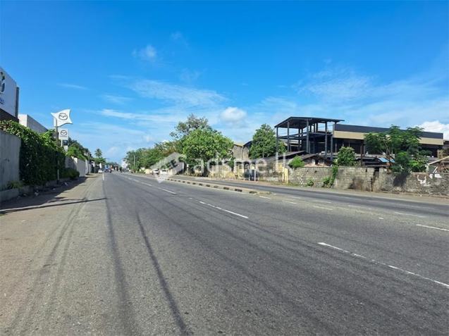 Prime Commercial Property for Sale in Peliyagoda — Facing Negombo Road.