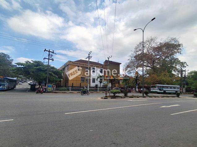 Valuable Semi Commercial Property for Sale in close proximity to Kadawatha Town.