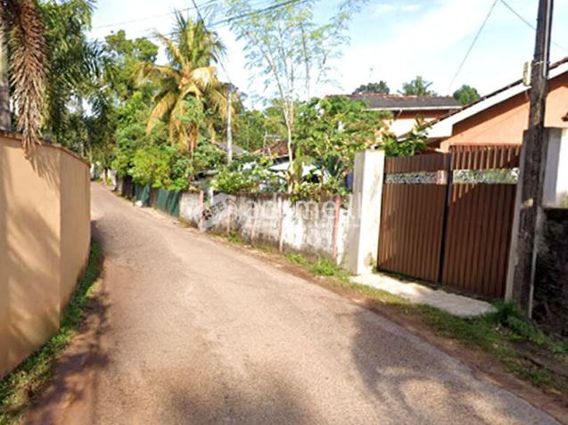 Complete House for Sale at Vishaka Road, Gampaha.