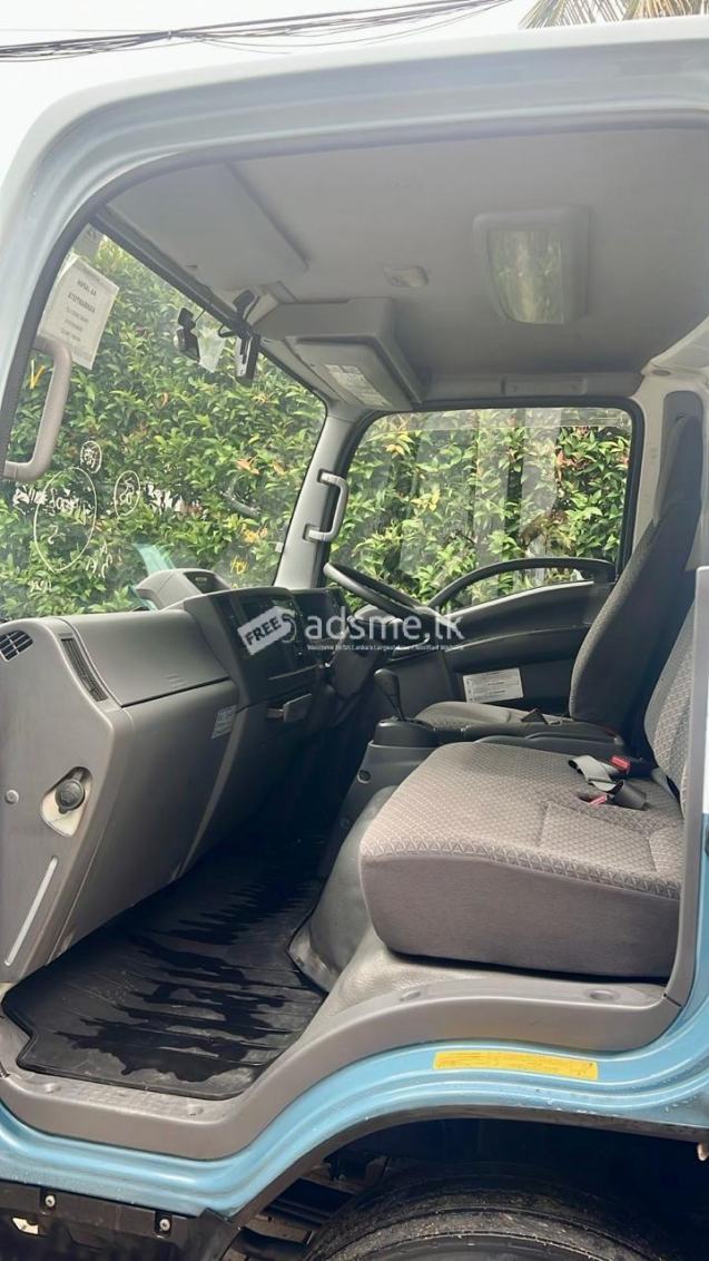 Isuzu ELF 2019