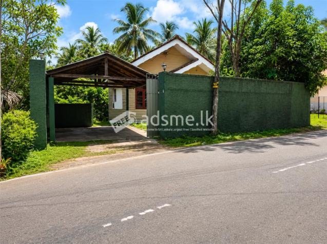18 Perches Semi-Commercial Property for Sale in Kegalle