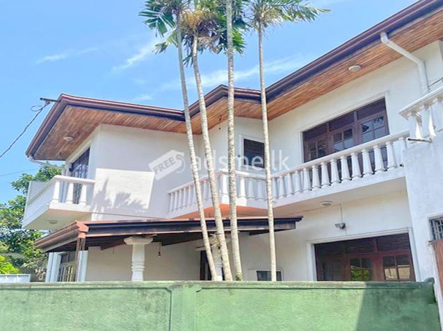 Luxury Upstair House for Sale in Nugegoda.
