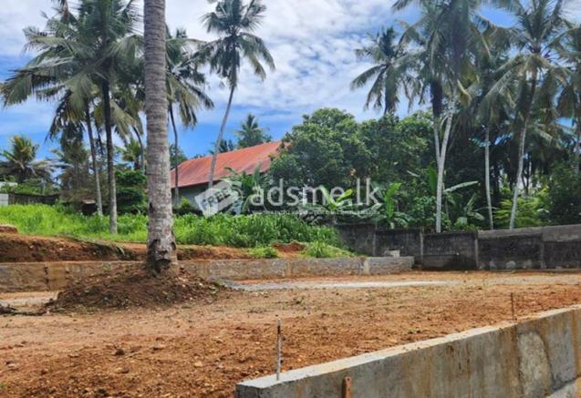 10 Perch Well-Shaped Residential Land for Sale in Athurugiriya