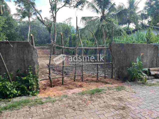 පර්චස් 18ක ඉඩමක් විකිණීමට – සංඝරාජ මාවත, කිරිබත්ගොඩ,වත්‍තල