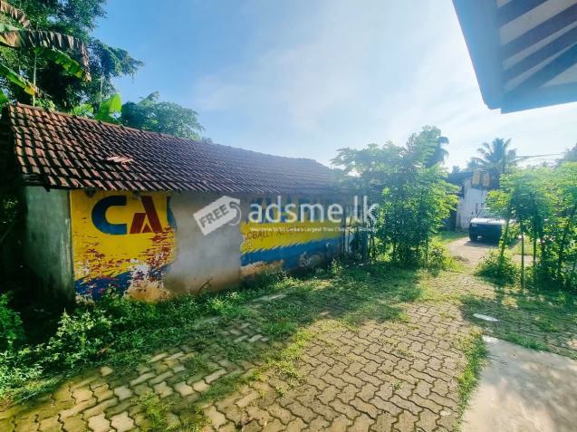 Building & Shop For Sale